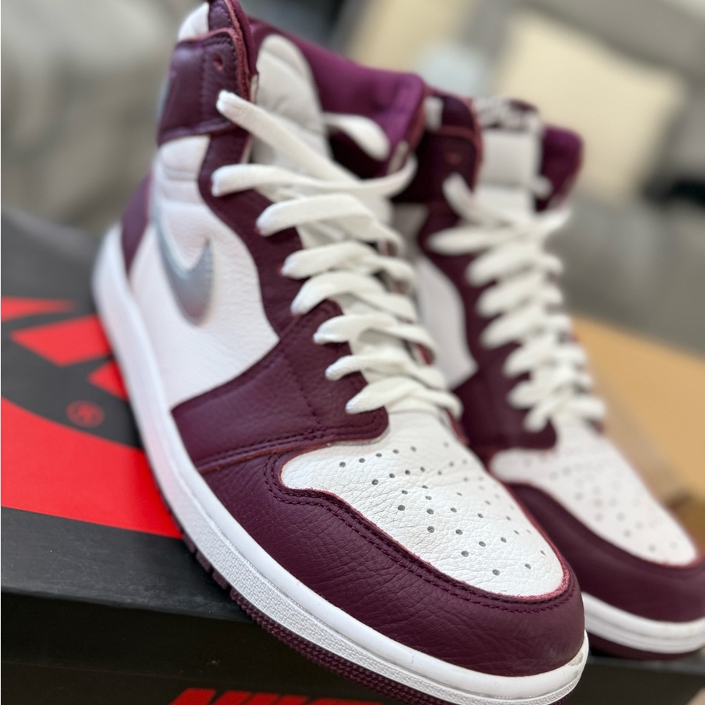 Nike Air Jordan 1 bordeax - Picture 4 of 10